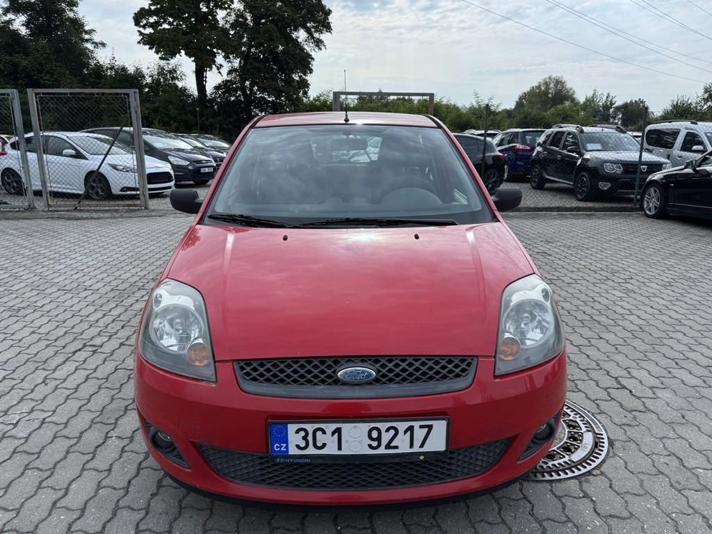 Ford Fiesta, 1.3i 51 kW klima - fotka 2