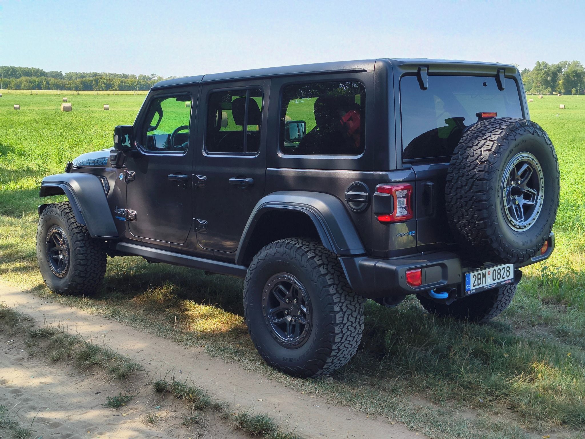 Jeep Wrangler, RUBICON 2.0 PHEV (380k), DPH - fotka 4