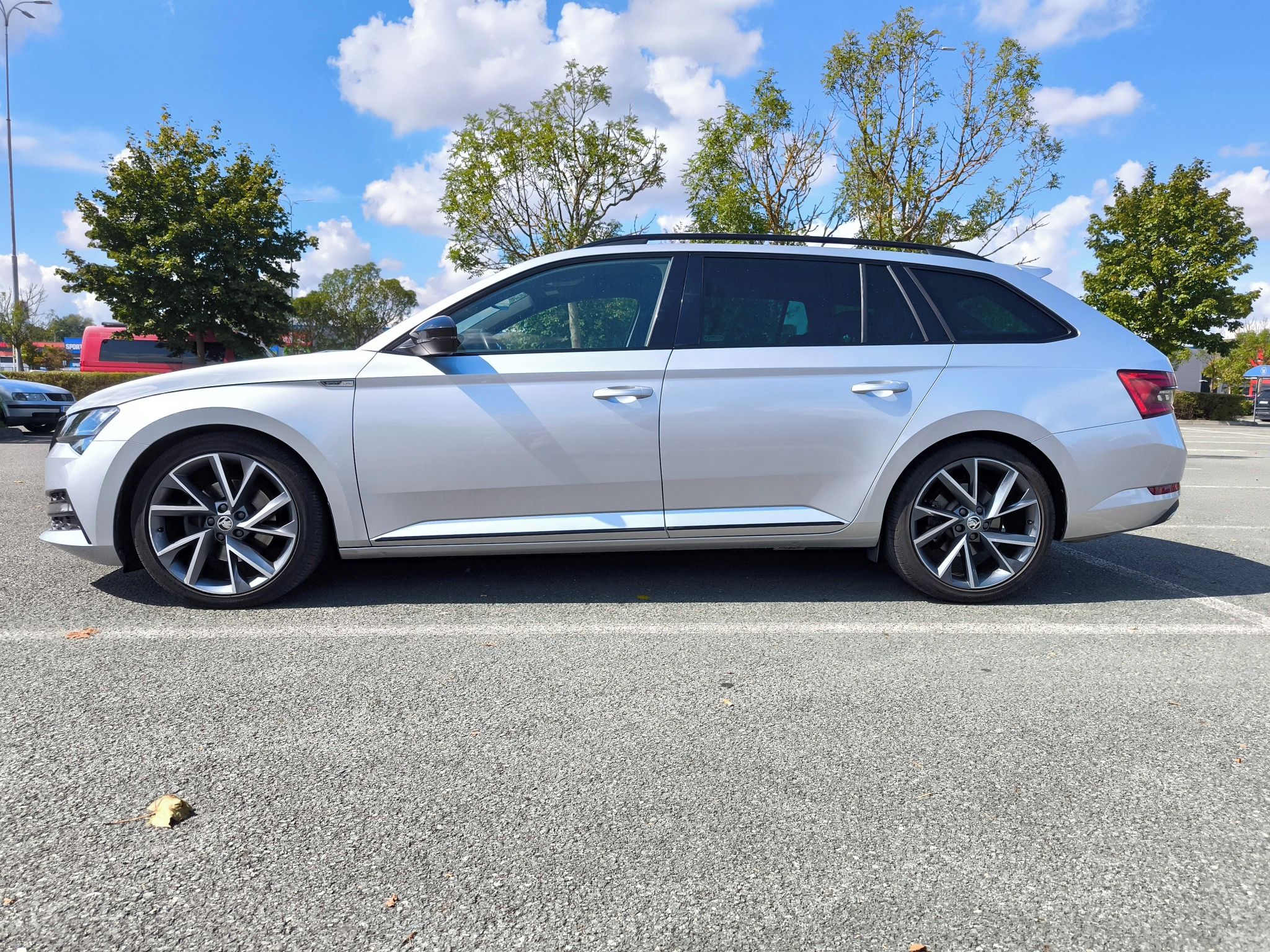 Škoda Superb, Sportline - fotka 4