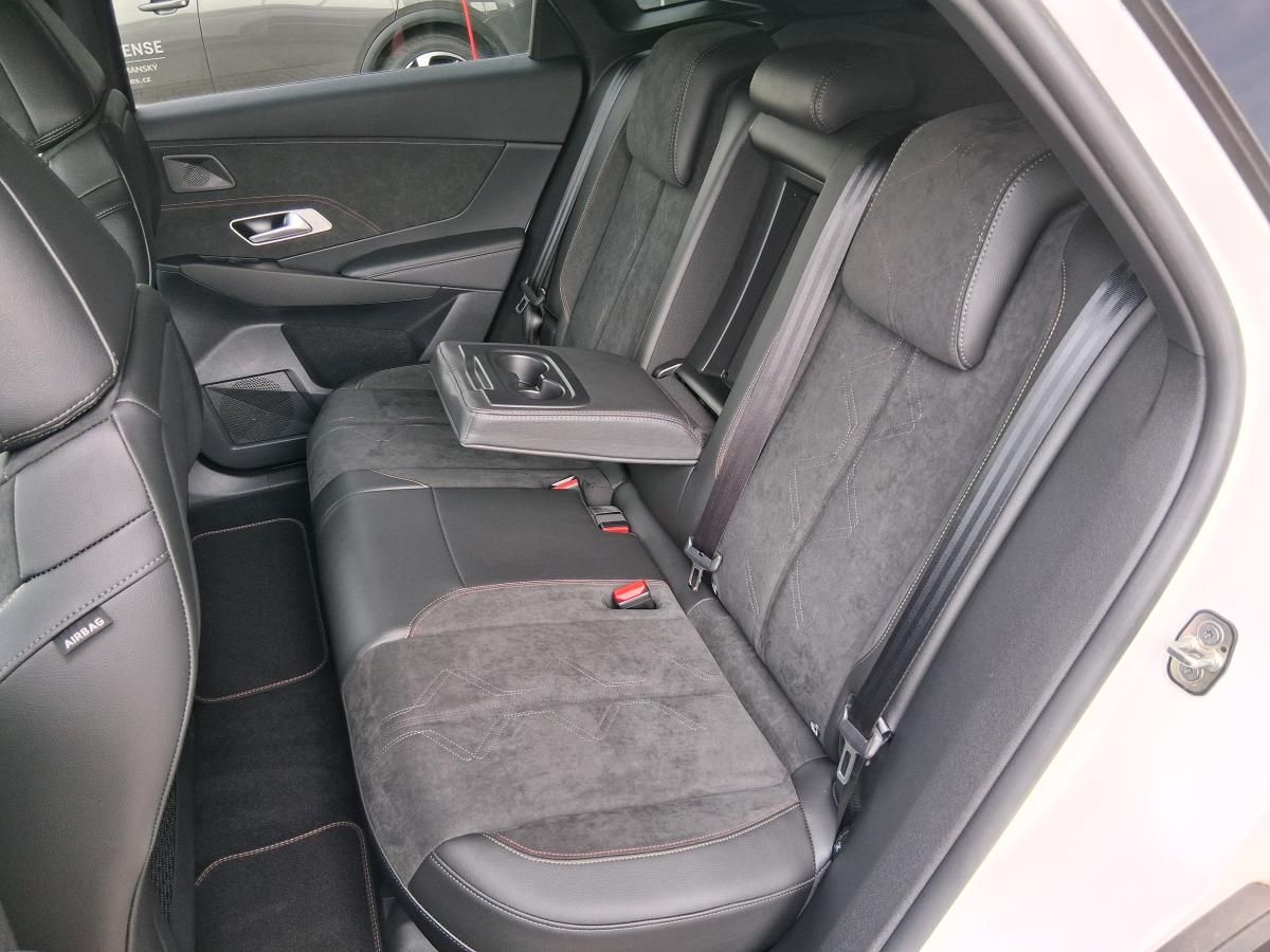 DS 7 Crossback, PERFOR. LINE 1.5 BLUEHDI 96 kW - fotka 5