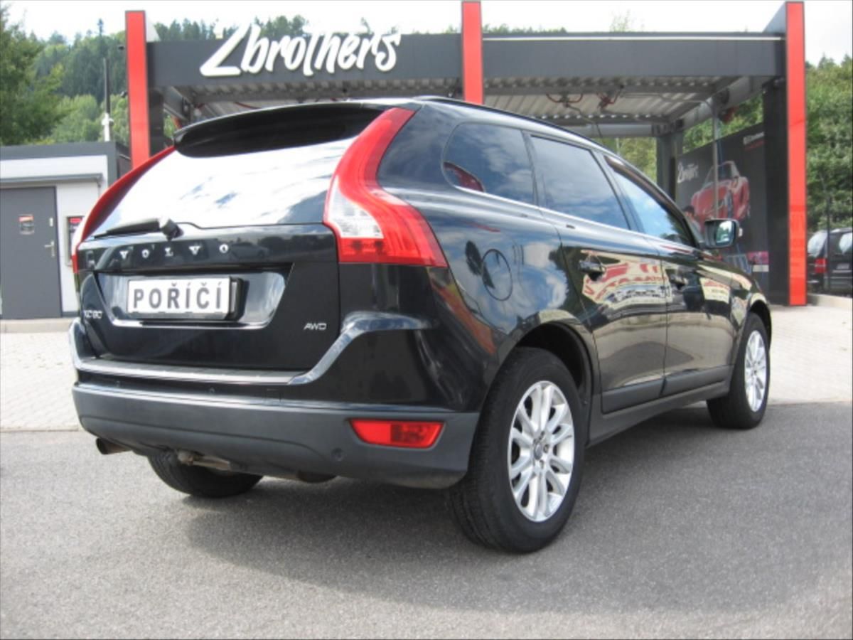 Volvo XC60, 2,4 AWD Manuál - fotka 5