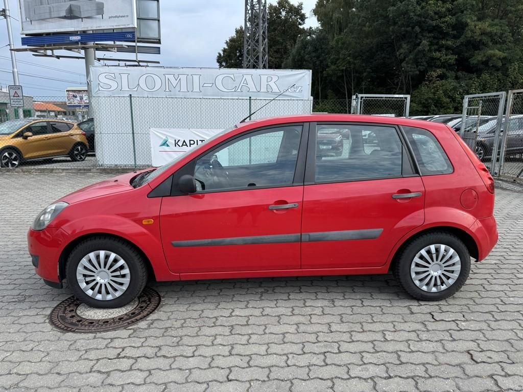 Ford Fiesta, 1.3i 51 kW klima - fotka 3