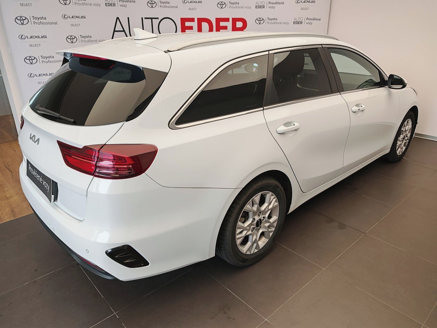 Kia Cee´d, 1.5 Wagon Automat - fotka 4