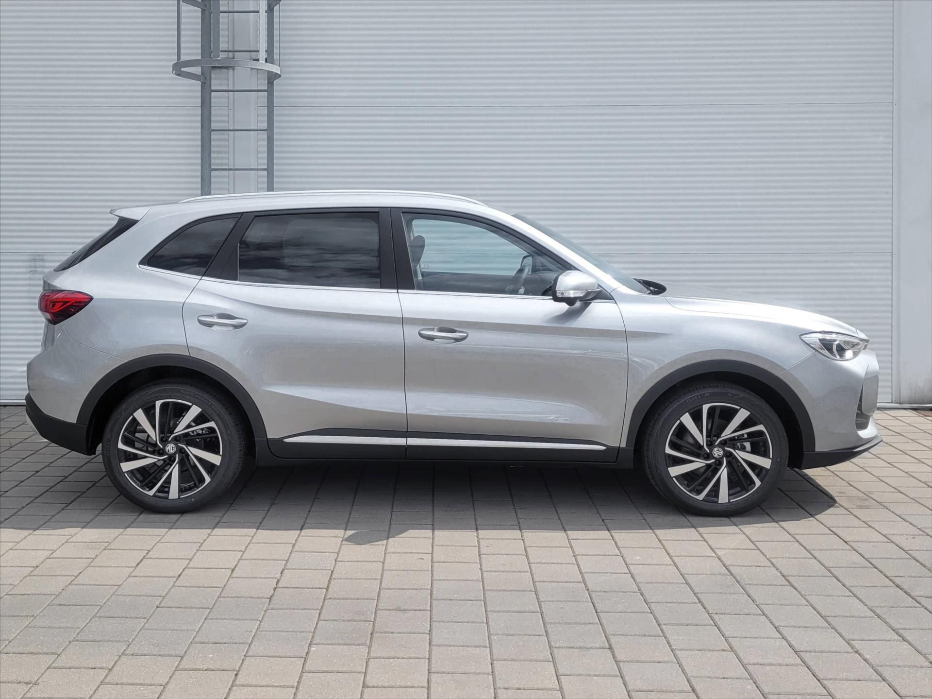 MG ZS, 1,5 HEV 102k 3AT  Exclusive - fotka 3