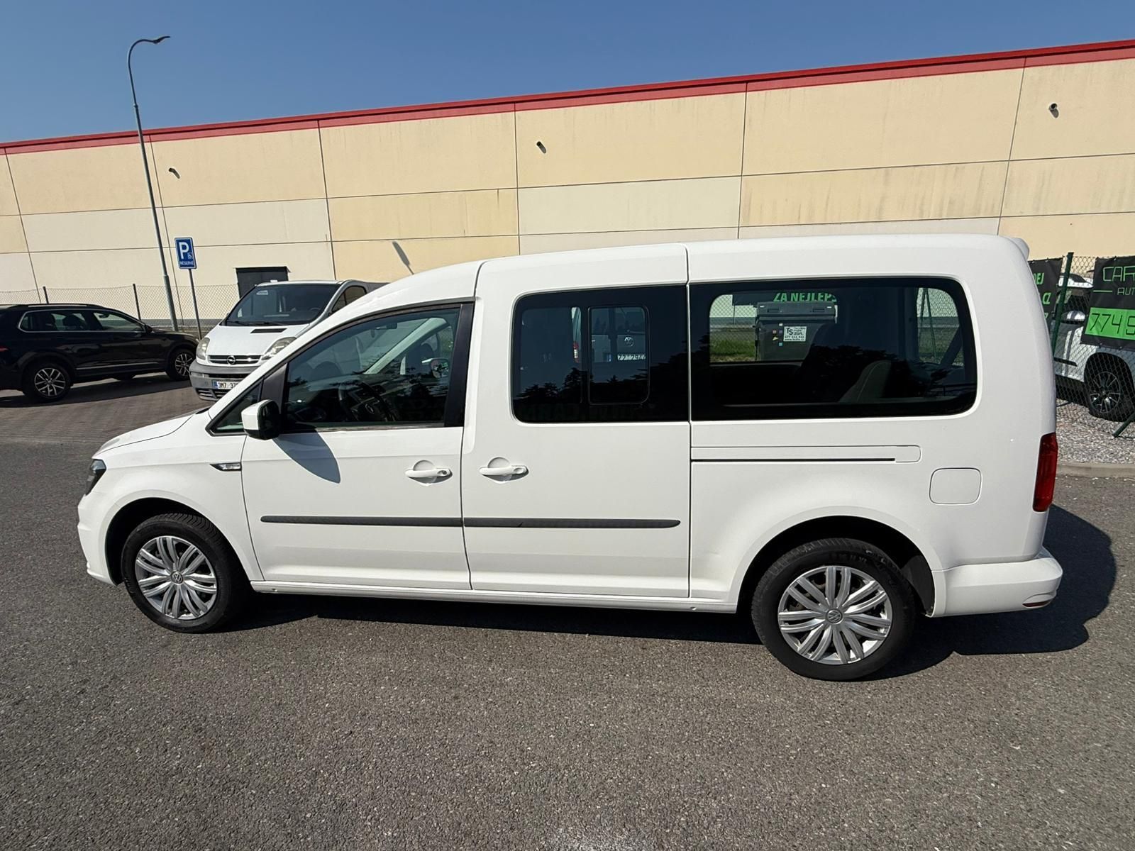 Volkswagen Caddy, MAXI 2,0 TDI - 7 MÍST - fotka 4