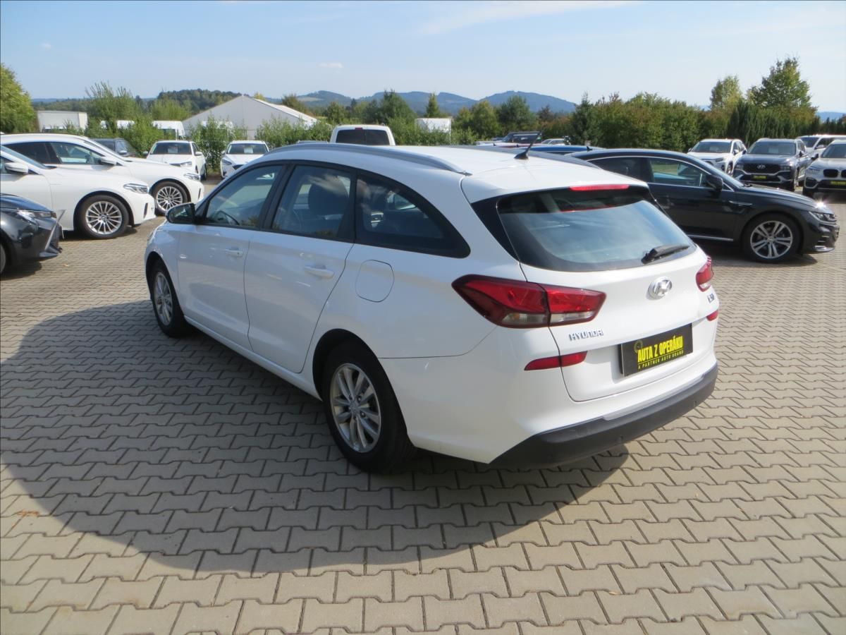 Hyundai i30, 1,6 CRDi 85kW Komfort ČR DPH - fotka 5