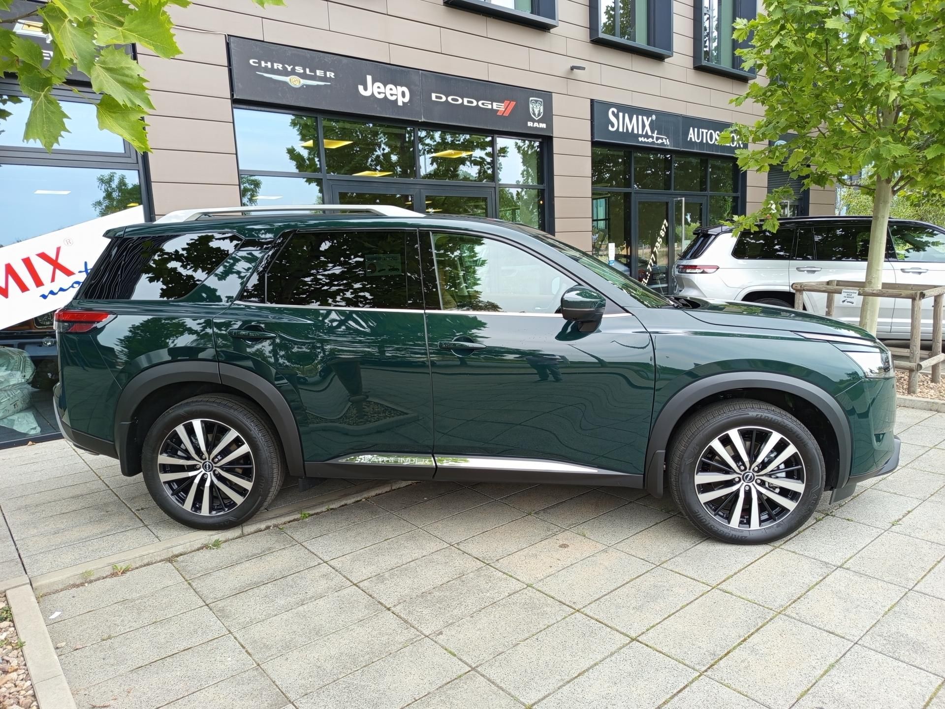 Nissan Pathfinder, Platinum AWD - fotka 2