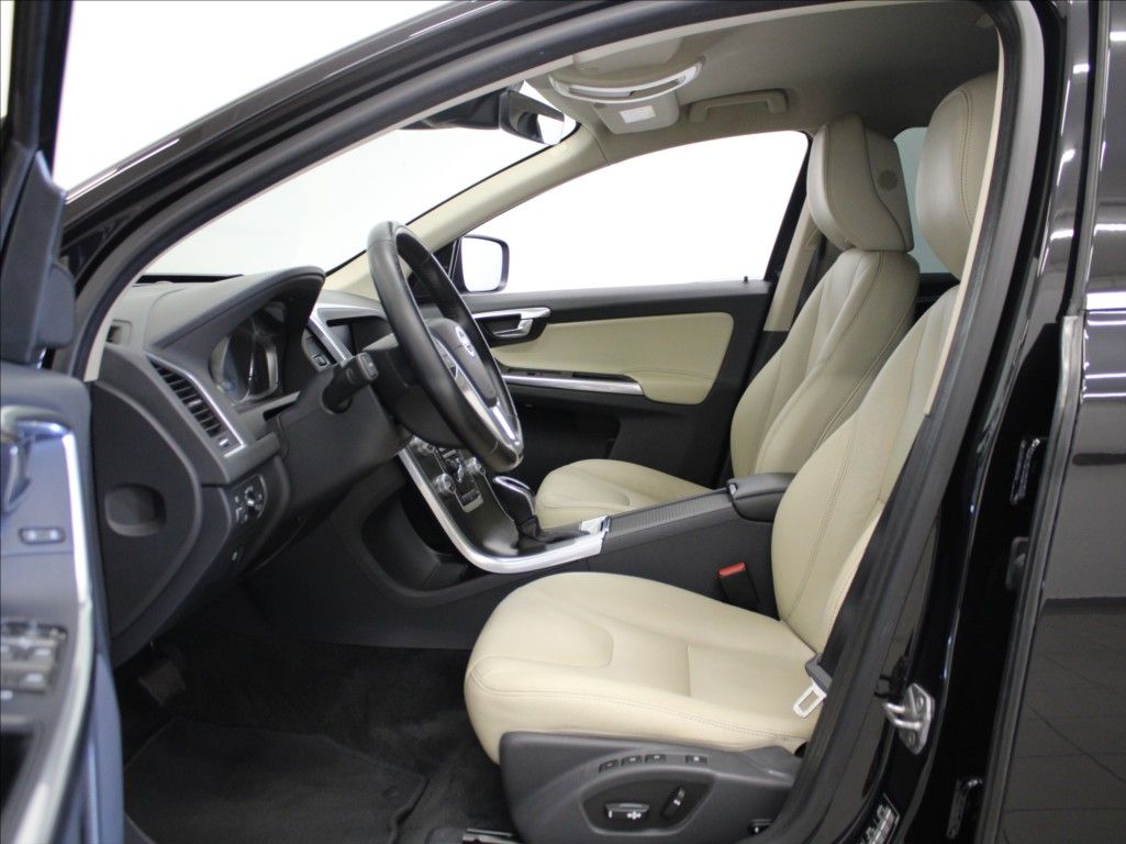 Volvo XC60, 2,0 D4 AT Summum Akční CENA! - fotka 6
