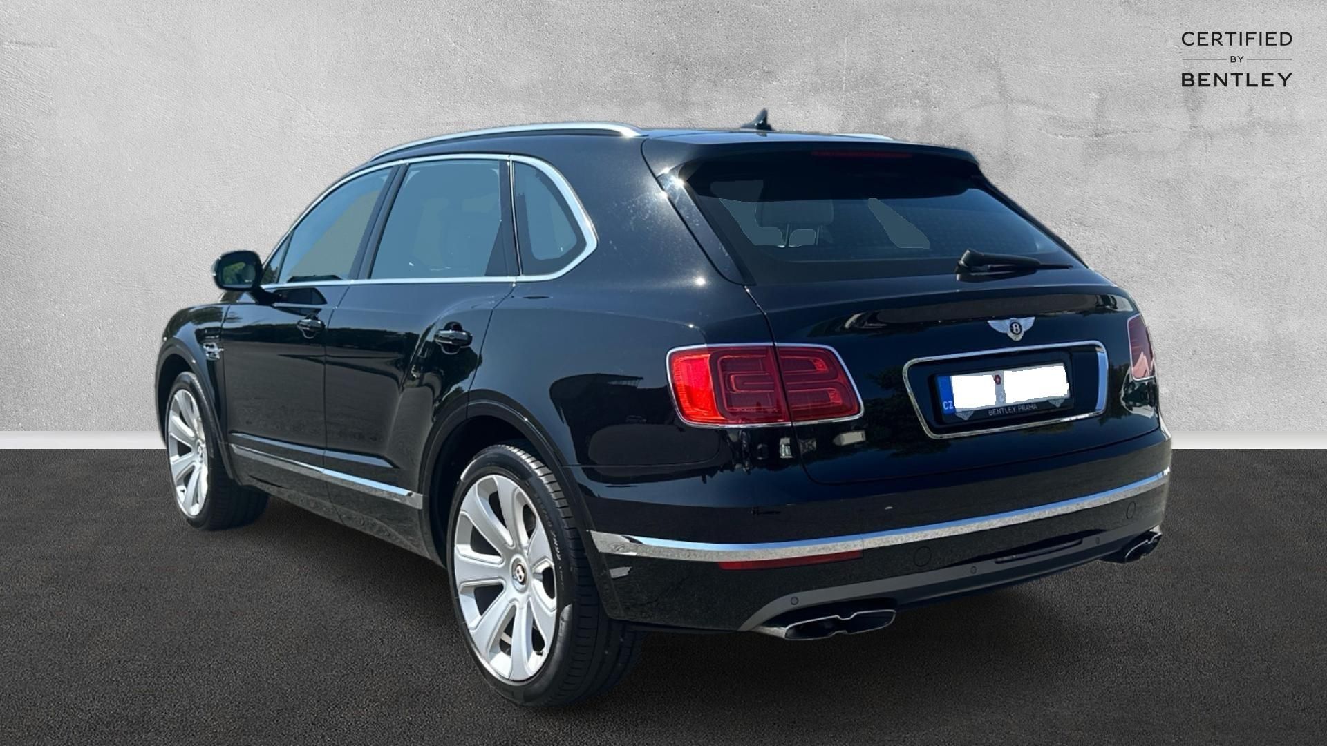 Bentley Bentayga, V8 - fotka 5