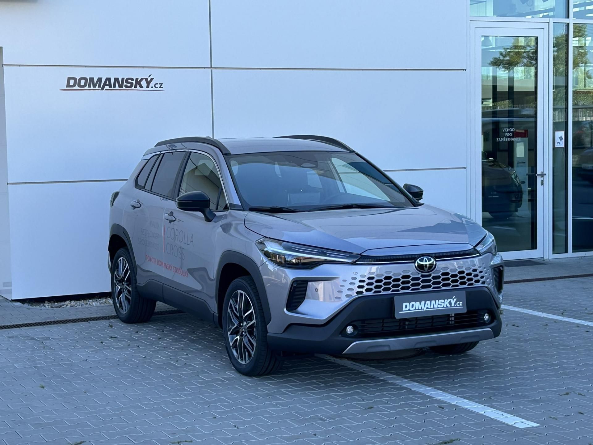 Toyota Corolla Cross, NEW STYLE 1,8 HEV - fotka 2