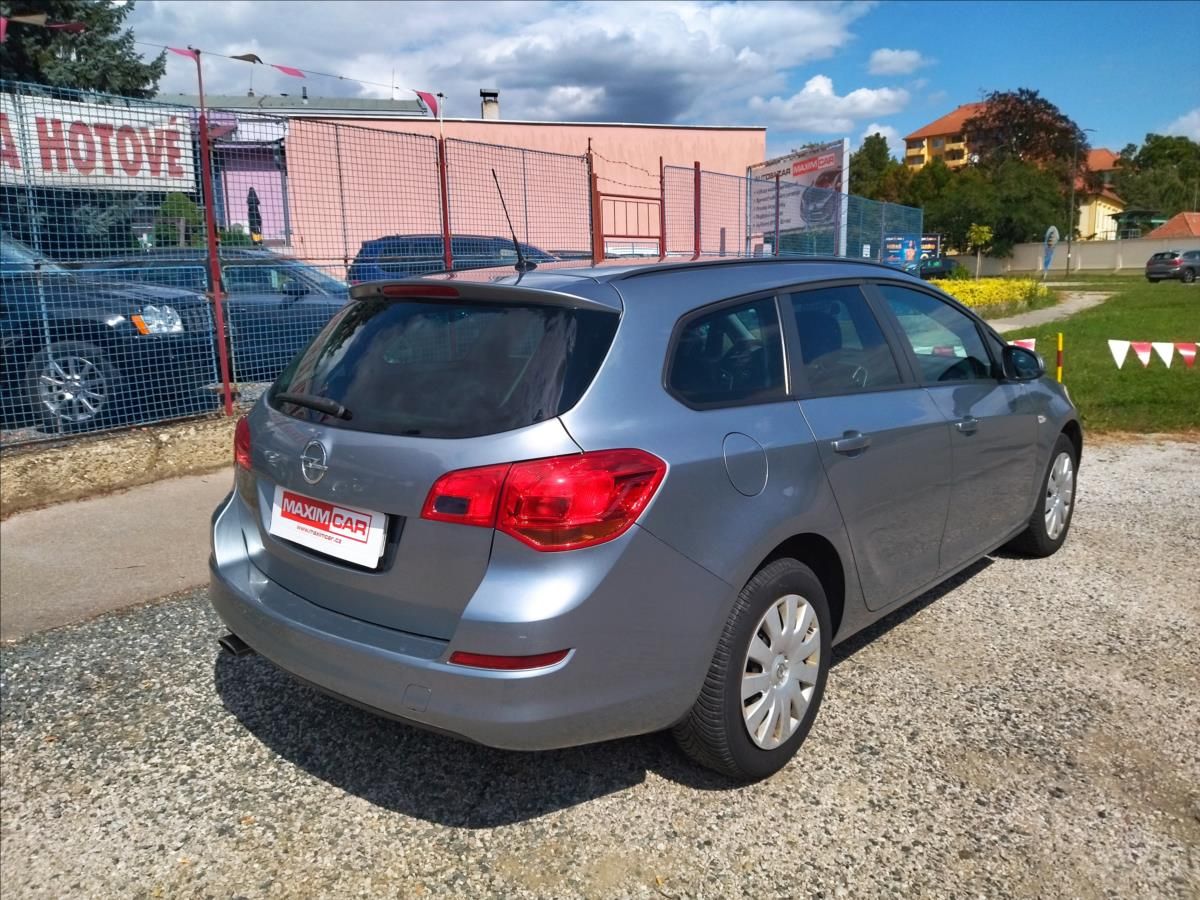 Opel Astra, 1,4 i 16V Sports Tourer - fotka 5
