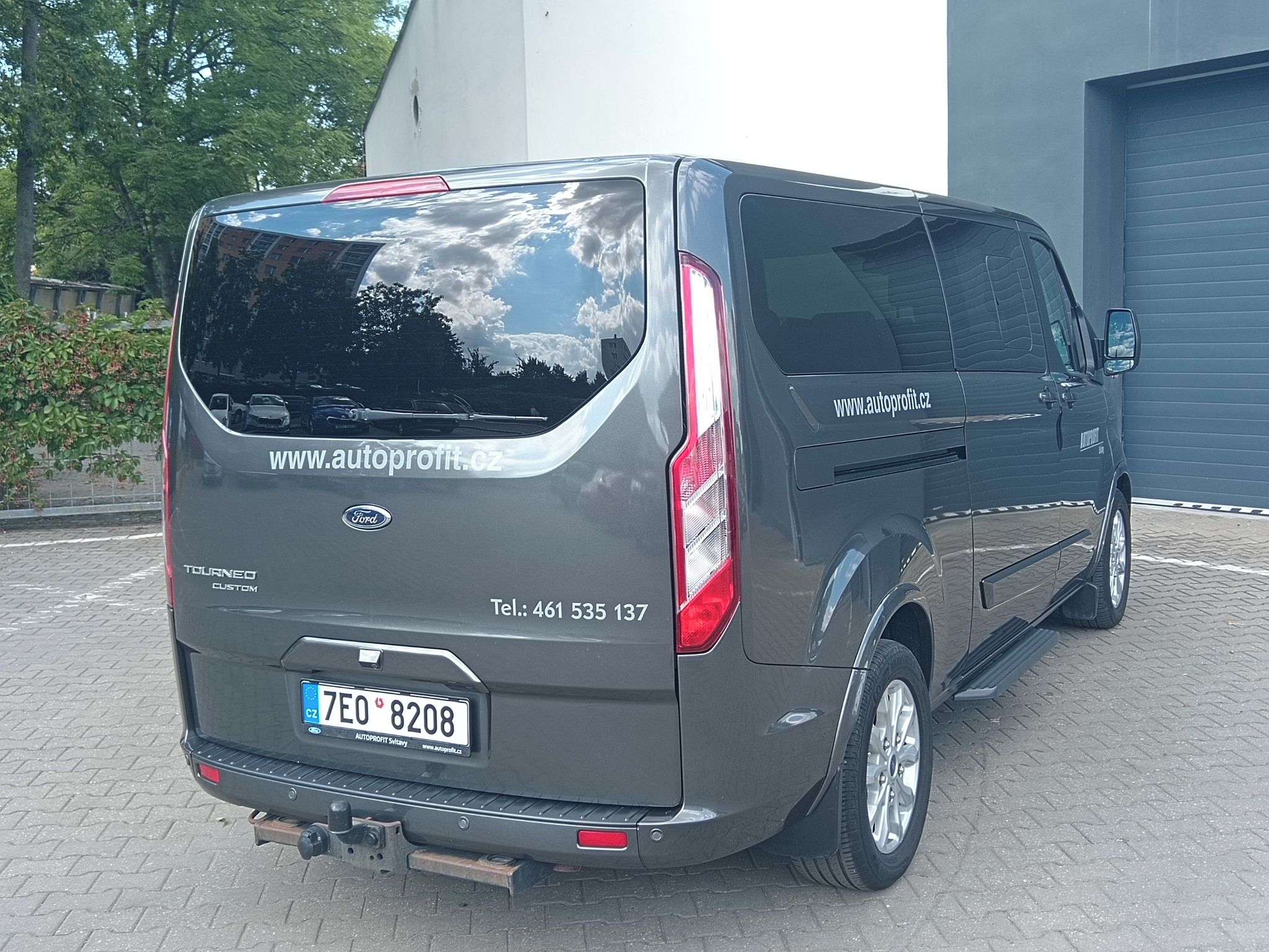 Ford Tourneo Custom, 2,0 TDi, 8 míst, kůže - fotka 5