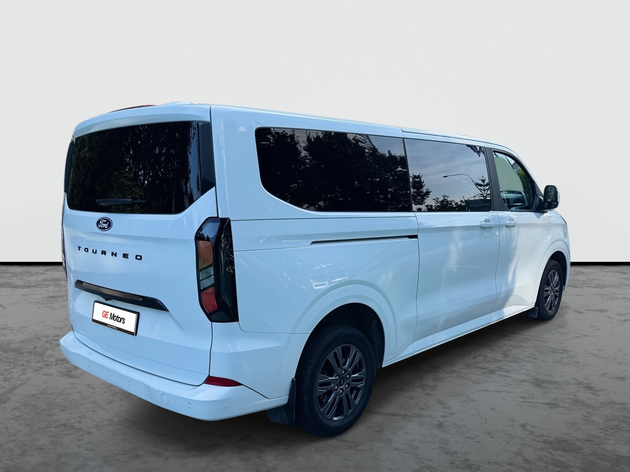 Ford Tourneo Custom, L2H1 AT 170k  9míst Kam DPH ČR - fotka 5