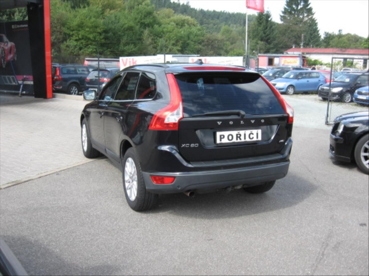Volvo XC60, 2,4 AWD Manuál - fotka 6