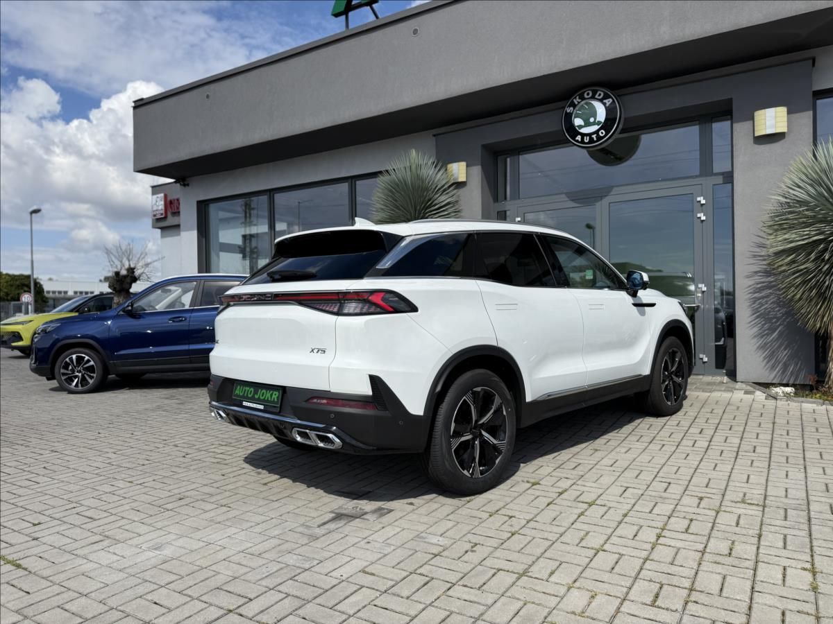 BAIC Beijing X75, 1,5   T 138kW AUT PANORAMA LED - fotka 6