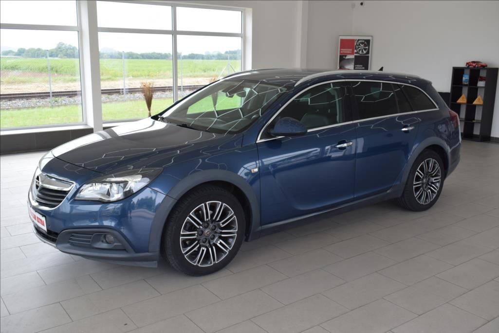 Opel Insignia, 2,0 CTDi, 1.maj.4x4,NAVI,2xALU