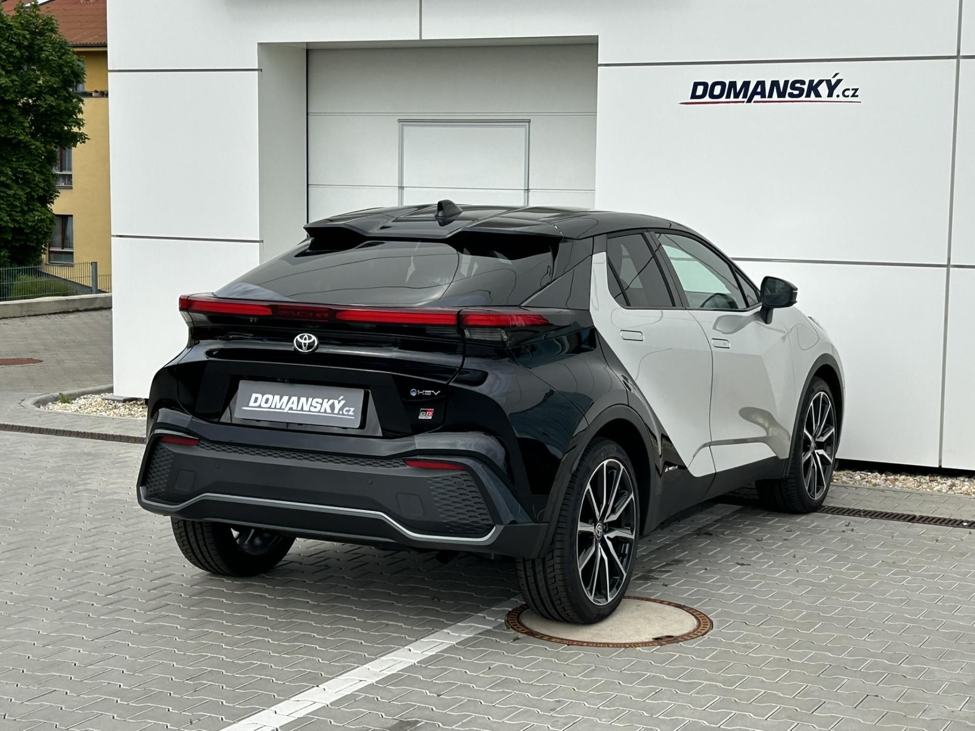Toyota C-HR, EXECUTIVE 2,0 PHEV - fotka 4