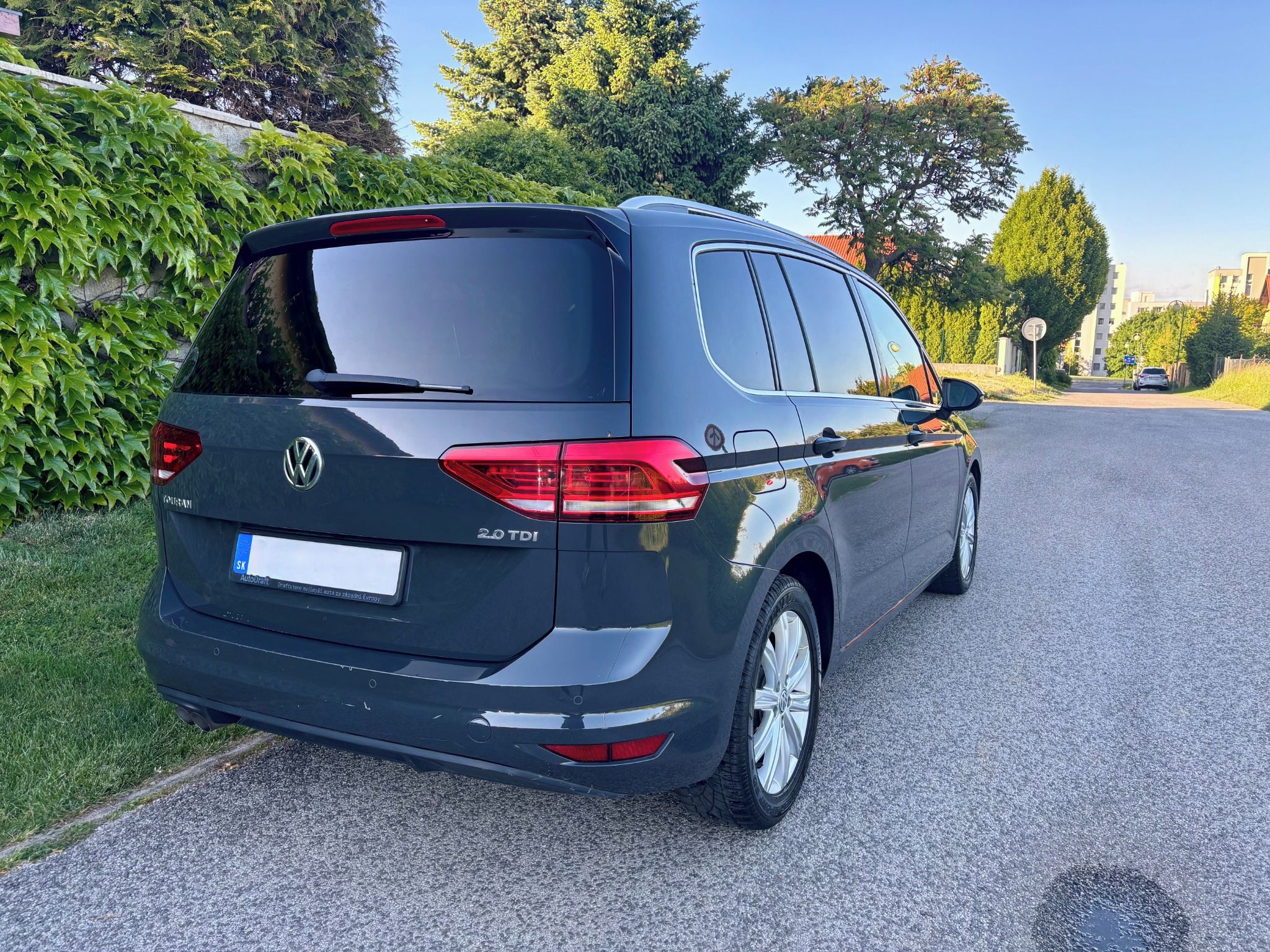 Volkswagen Touran, Highline 2.0 TDI 110KW DSG LED - fotka 5