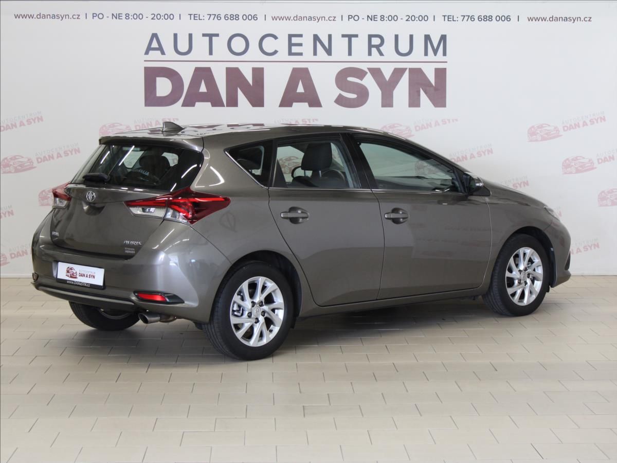 Toyota Auris, 1,2 Turbo NAVI AUT. KLIMA - fotka 4