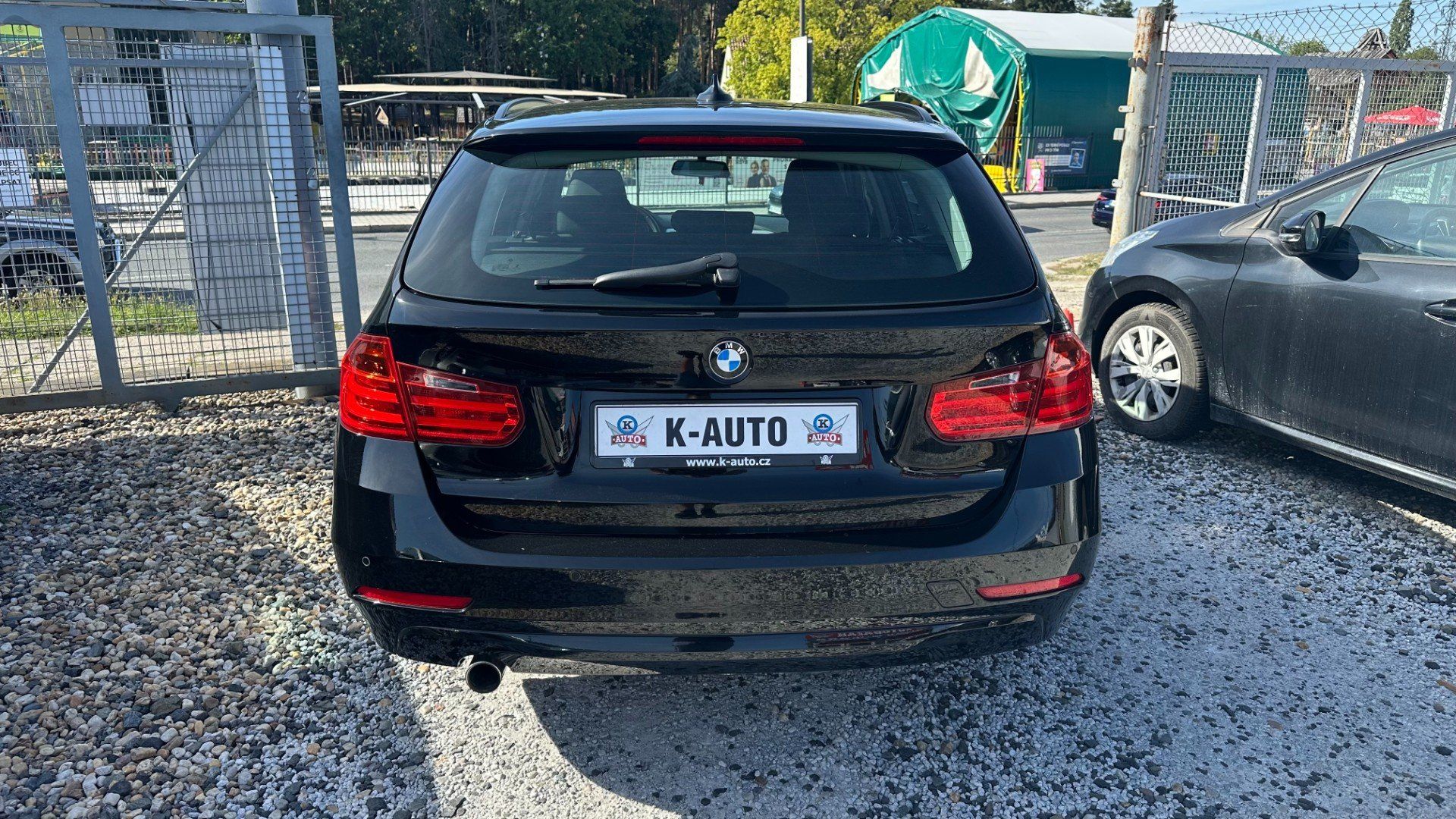 BMW Řada 3, 318d 105kW *Stav*Navi*Tažné* - fotka 5