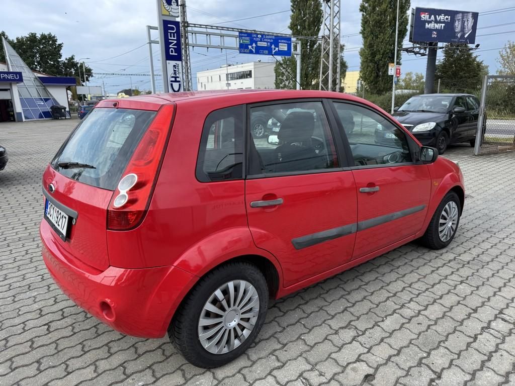 Ford Fiesta, 1.3i 51 kW klima - fotka 5