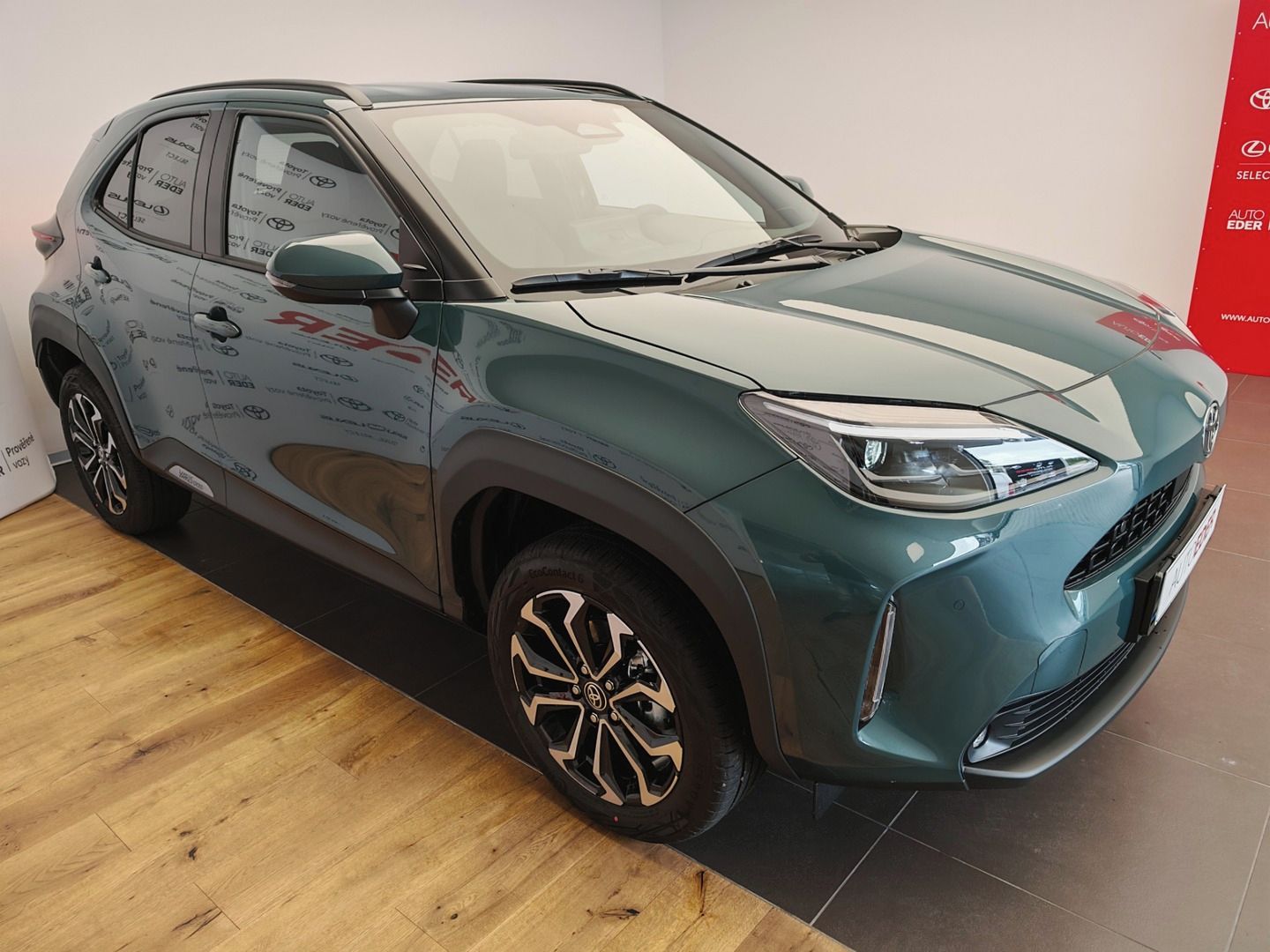 Toyota Yaris Cross, 1.5 Hybrid e-CVT Style 4x4 - fotka 3
