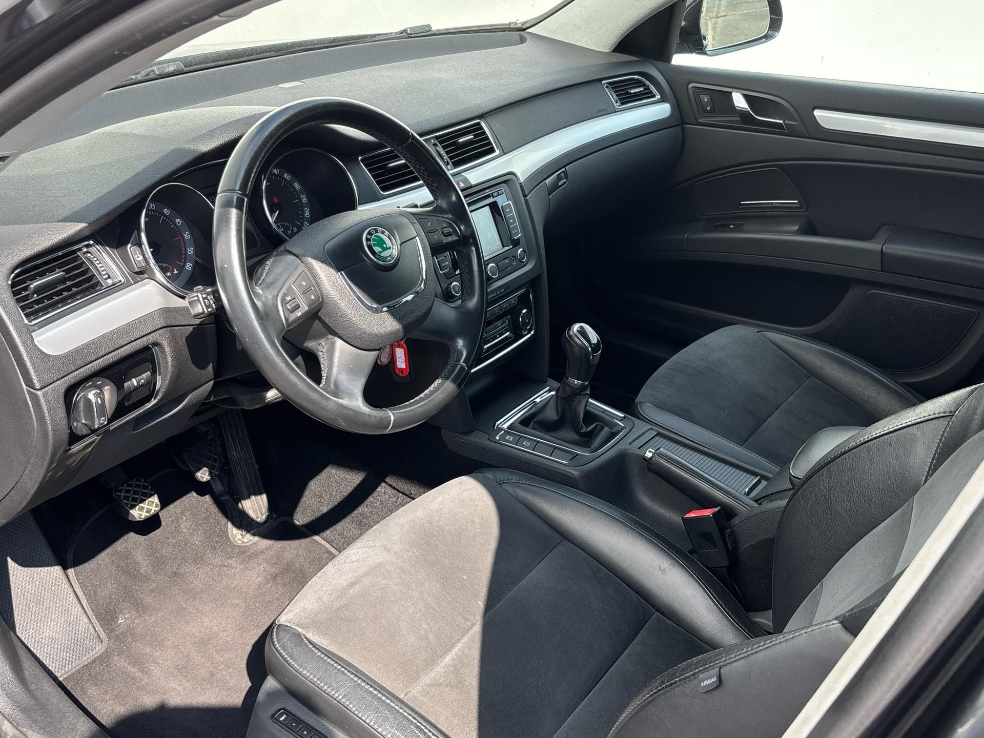 Škoda Superb, 2.0 TDI / 103 kW ELEGANCE - fotka 6