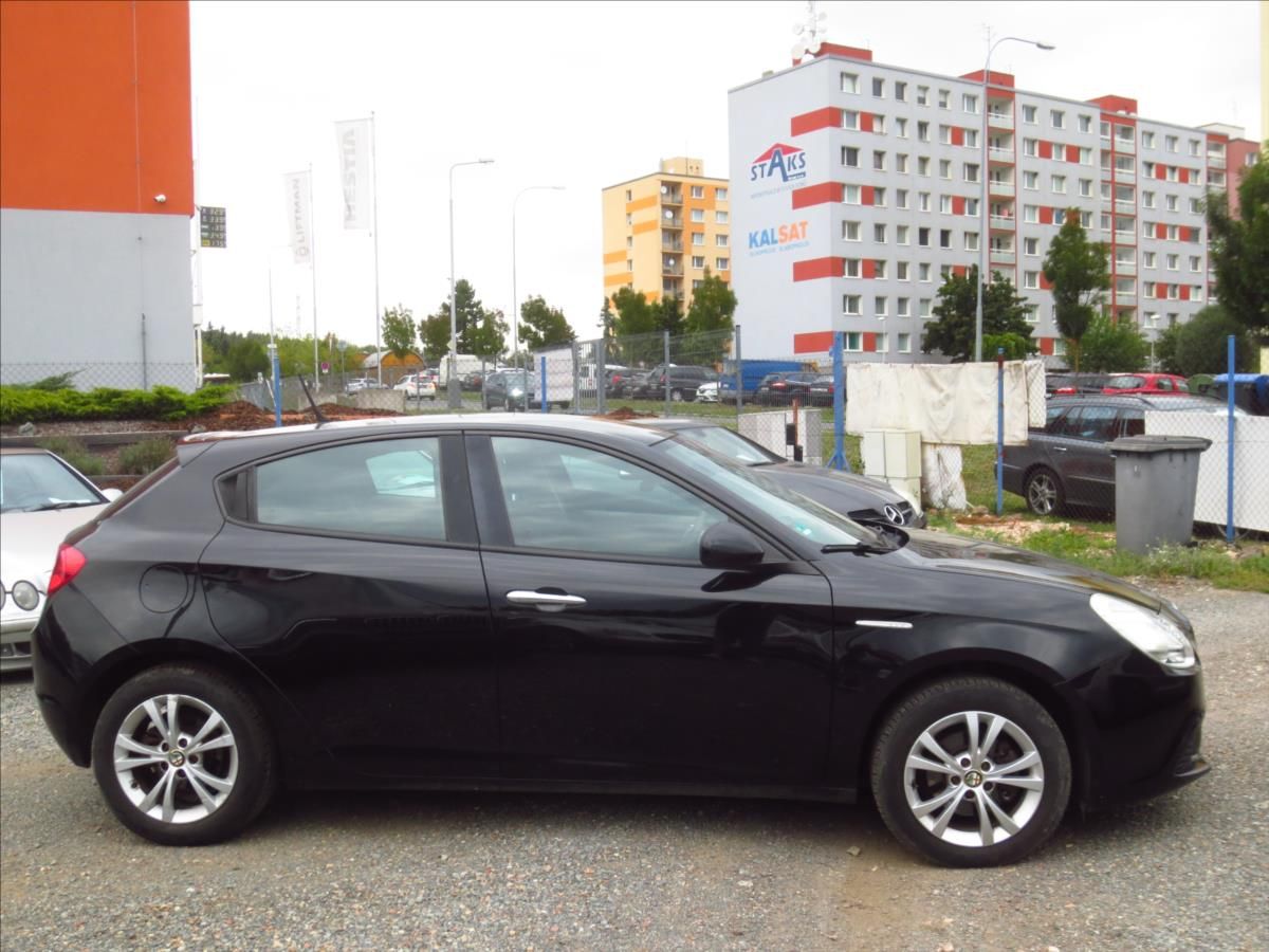Alfa Romeo Giulietta, 1,4   T-Jet 120/rozvody/1.maj. - fotka 6