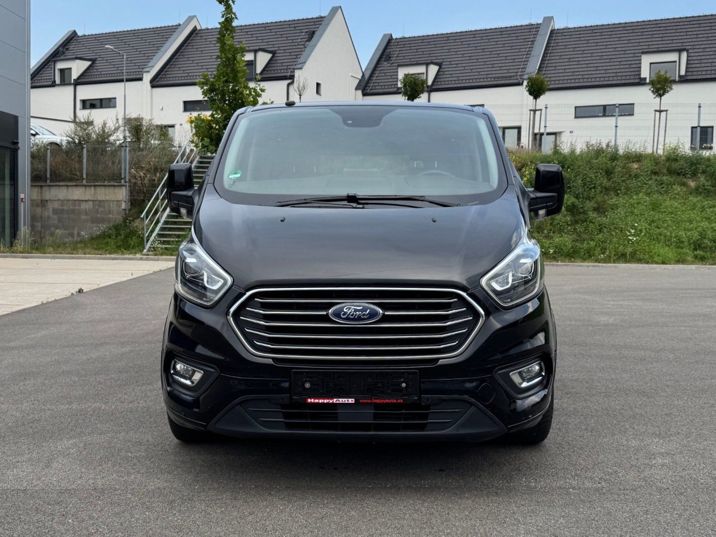 Ford Tourneo Custom, 2.0 125kW AUT. LIMITED - fotka 2