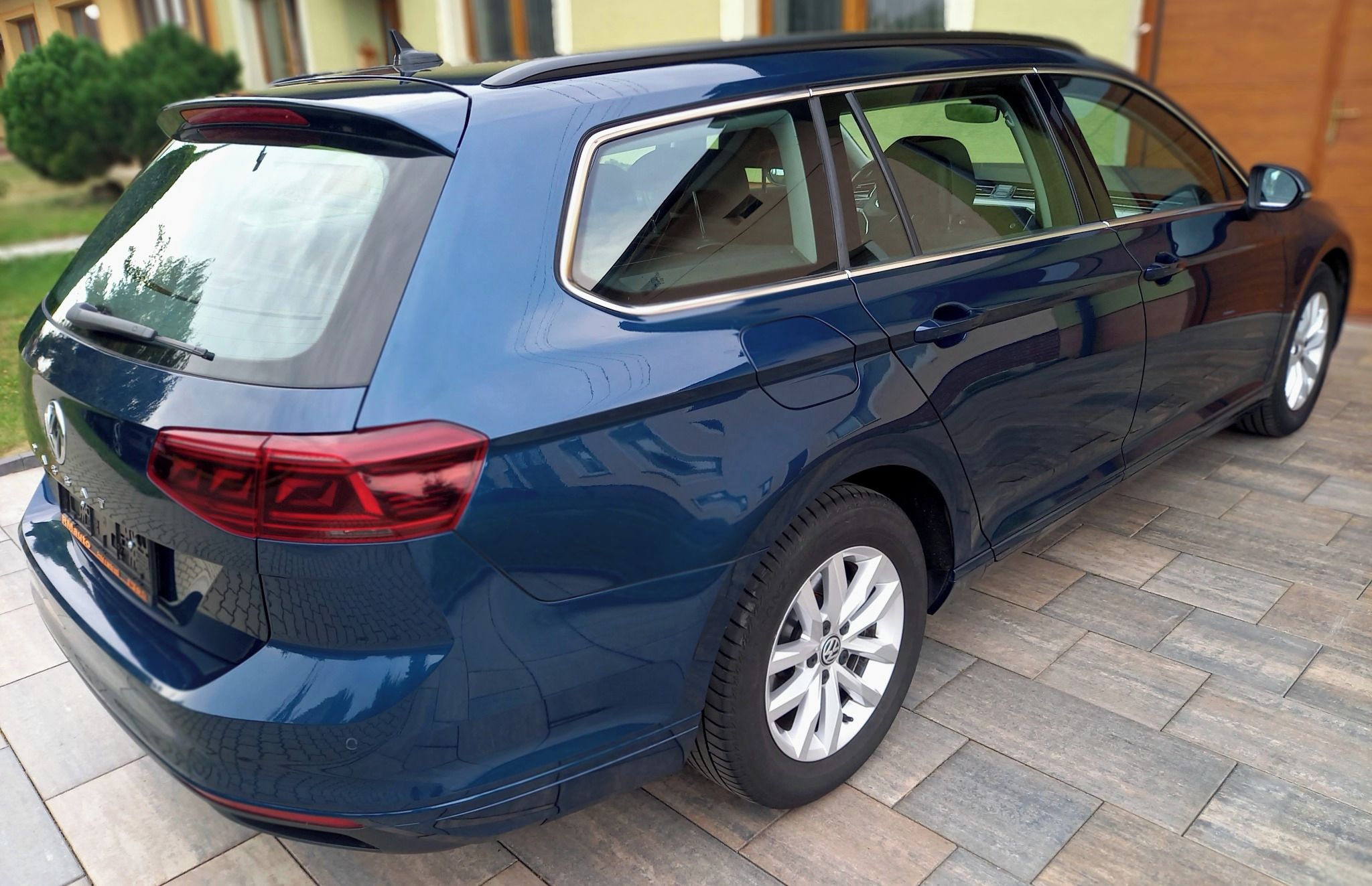 Volkswagen Passat, Passat variant 1.6 TDI 88 kw - fotka 4