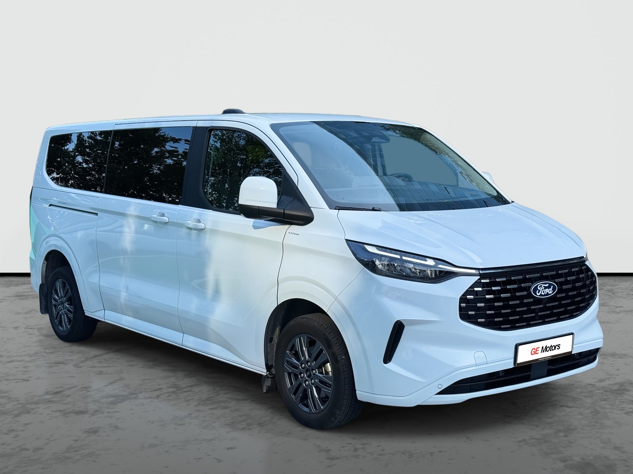 Ford Tourneo Custom, L2H1 AT 170k  9míst Kam DPH ČR - fotka 3