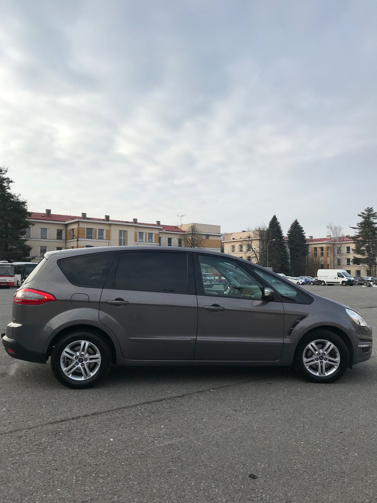 Ford S-MAX, 1,6ECOBOOST,7MÍST,118kW - fotka 4