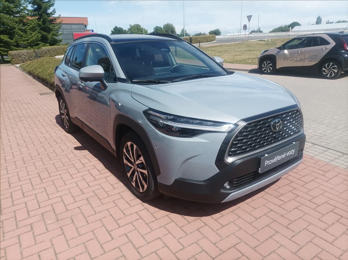 Toyota Corolla Cross, 2,0 Executive Skyview - fotka 5