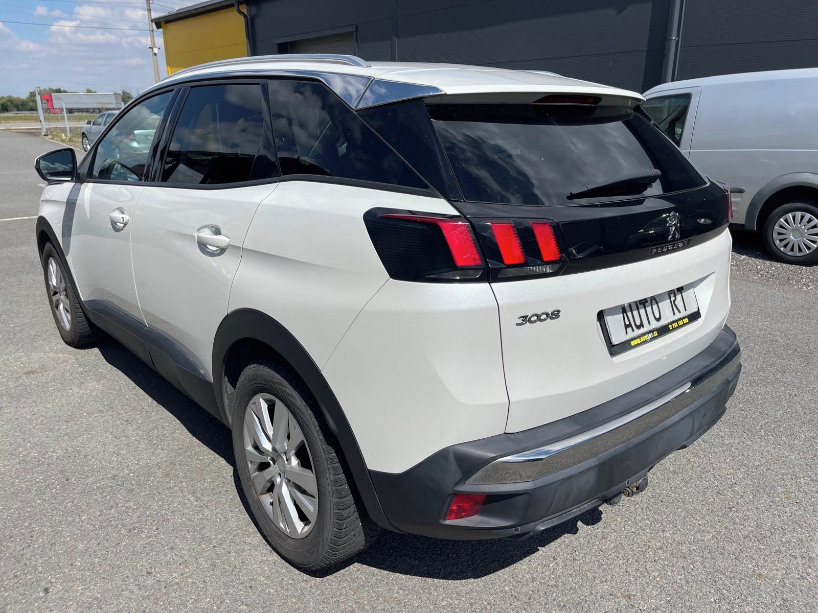 Peugeot 3008, 1.6 HDI, 88 kw - fotka 4