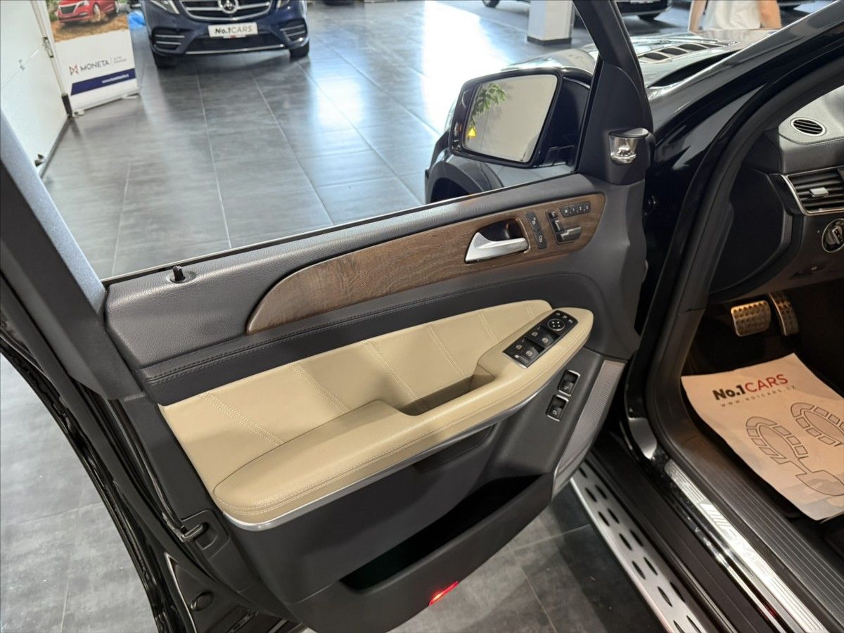 Mercedes-Benz GL, 5,5   63 AMG BANG &OLUFSEN - fotka 6
