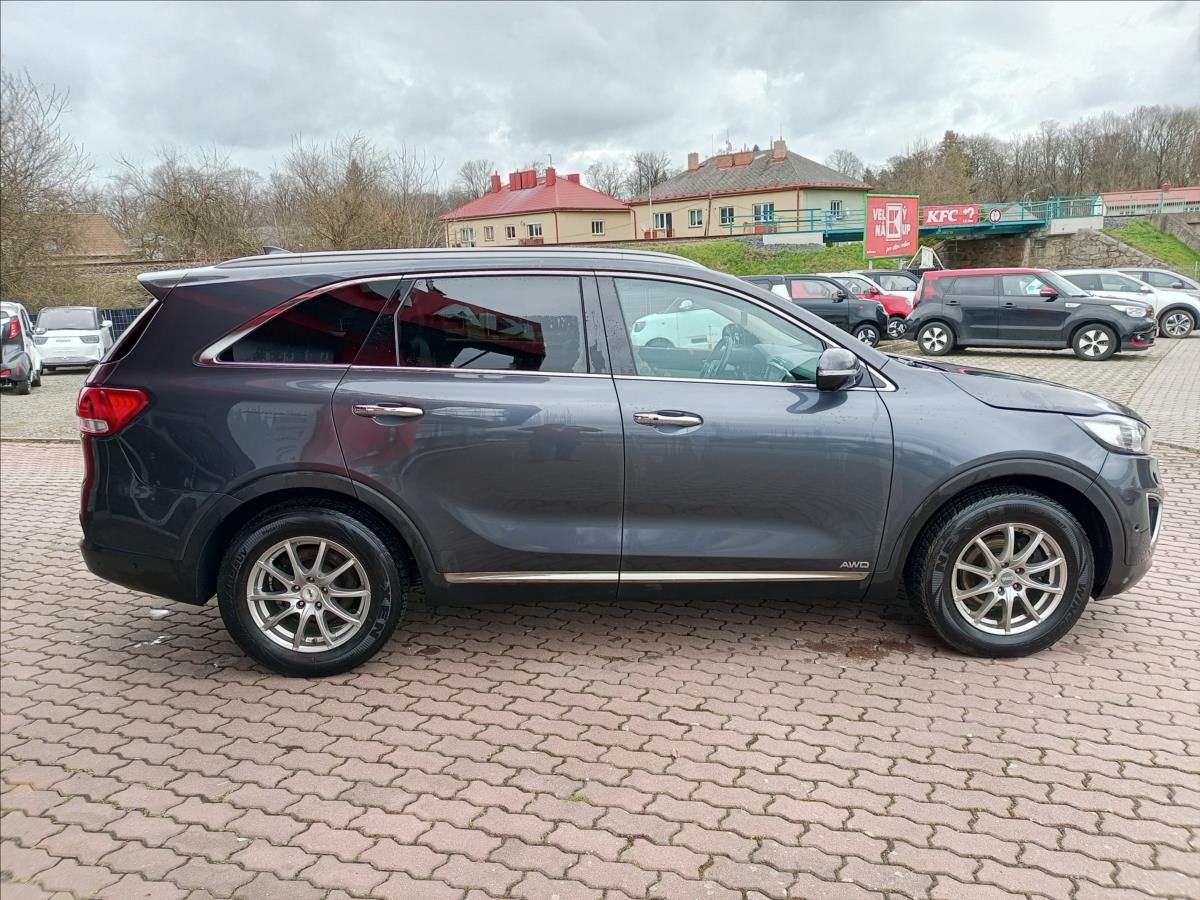 Kia Sorento, 2,2 CRDi 4x4 147 kW Premium Au - fotka 6