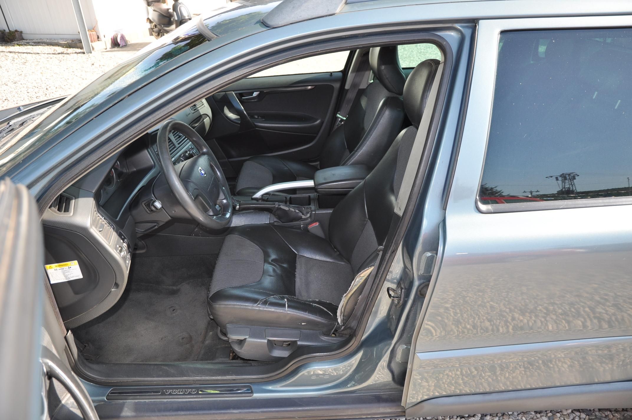 Volvo XC70, D5 120kW 4x4 A/T - fotka 6