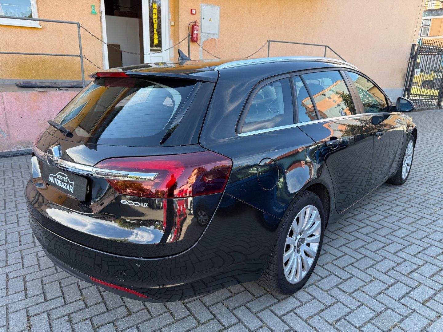Opel Insignia, 2.0 CDTi  Kombi - fotka 4