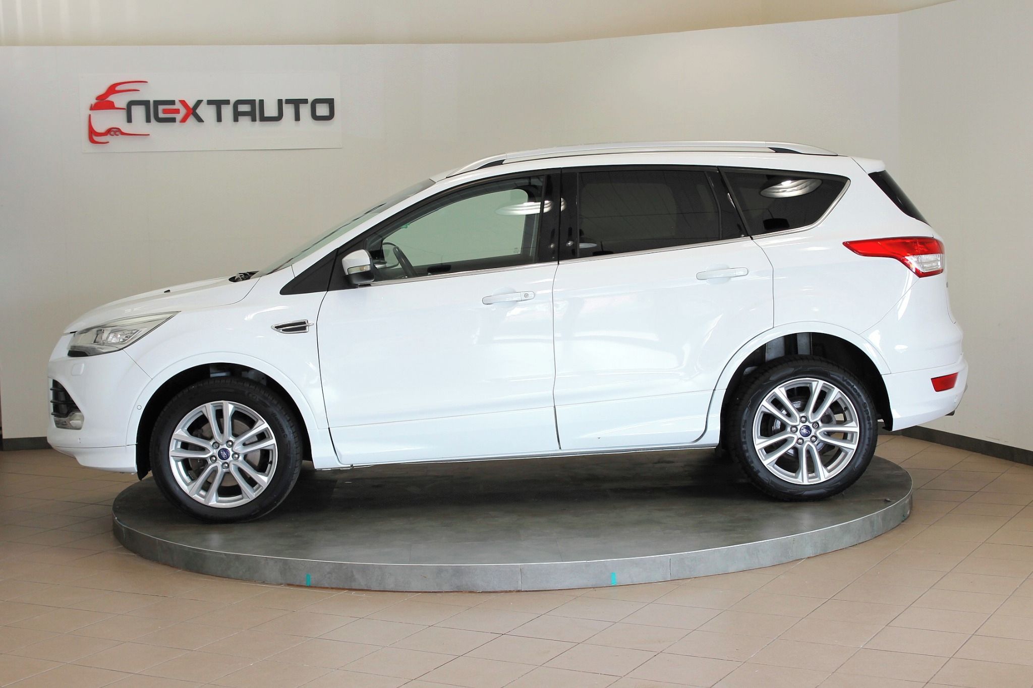 Ford Kuga, 2.0 TDCi 110 kW 4x4 SELECTION - fotka 2