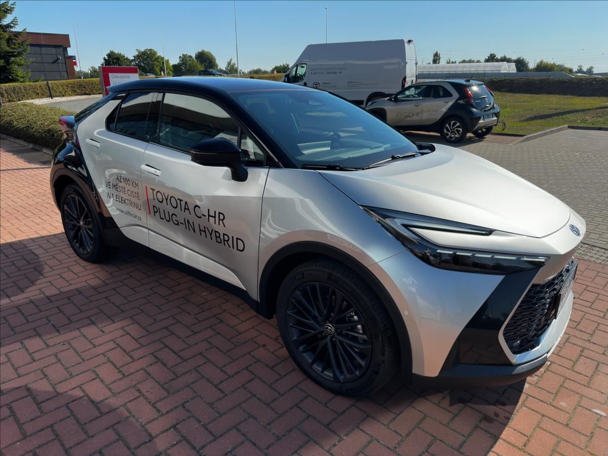 Toyota C-HR, 2,0 PHEV Tokyo Edition - fotka 2