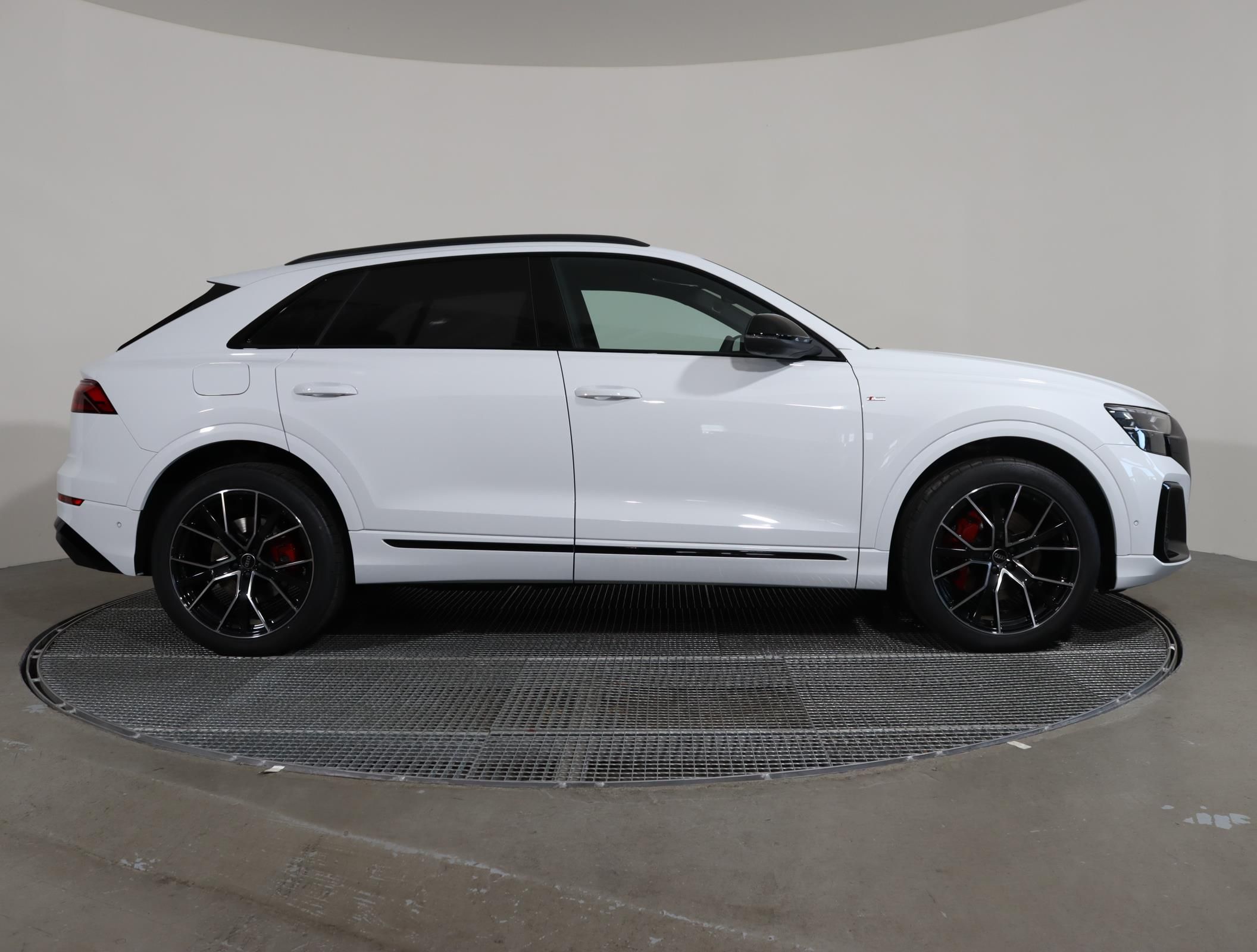 Audi Q8, 50 TDI quattro - fotka 6