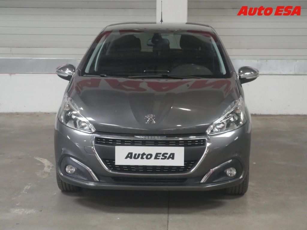 Peugeot 208, 1.2 PT,Allure,navi - fotka 2