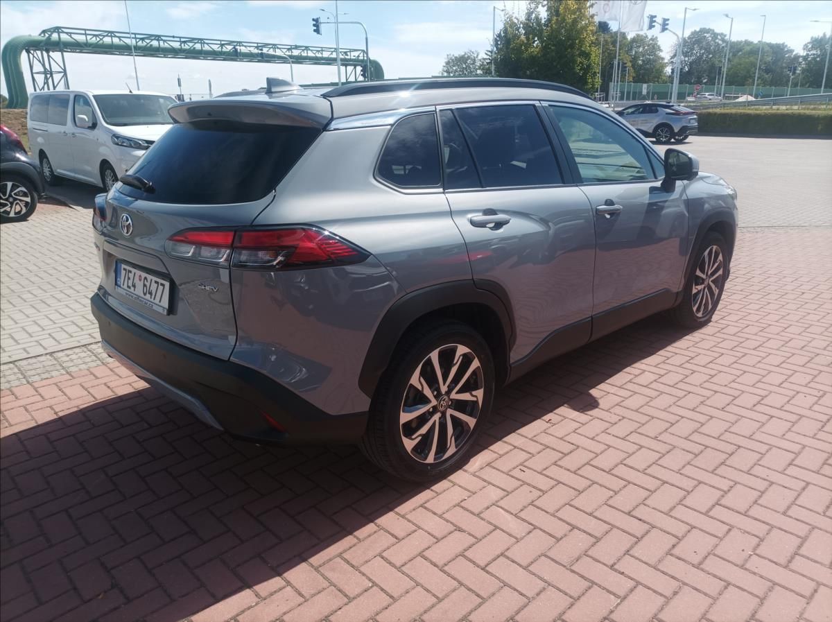 Toyota Corolla Cross, 2,0 Executive Skyview - fotka 4