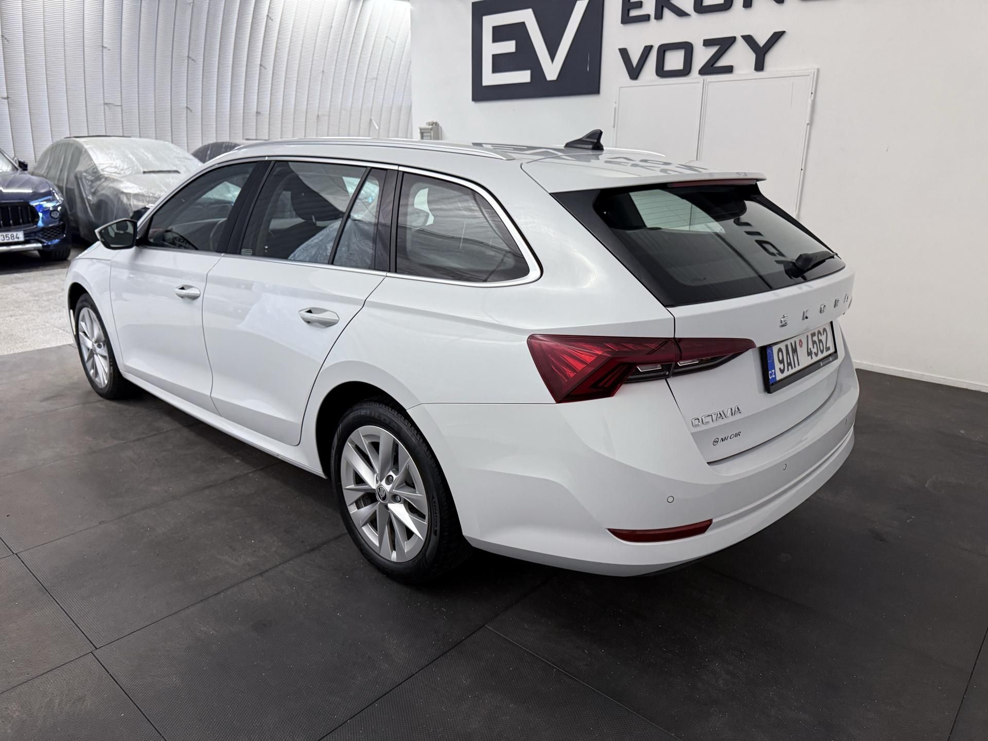 Škoda Octavia, 2.0 Tdi, Style.ČR,ACC,LED - fotka 6