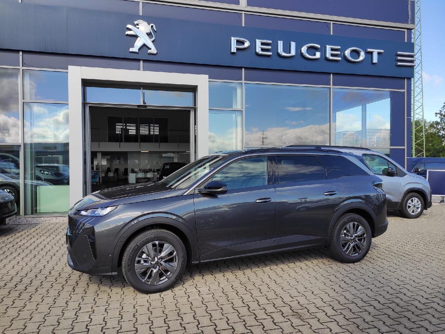 Peugeot 5008, ALLURE Hybrid 145 e-AUT6 NAVI