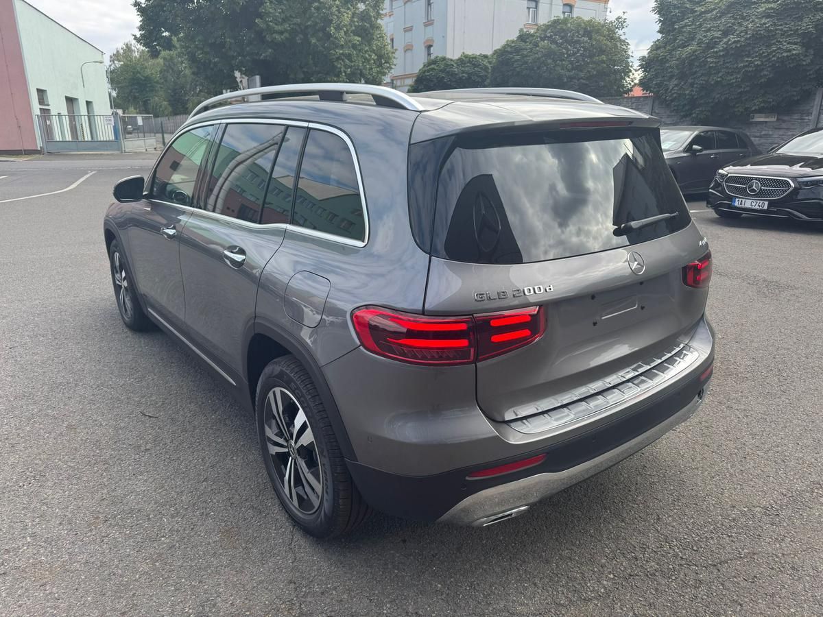 Mercedes-Benz GLB, 200 d 4MATIC - fotka 5