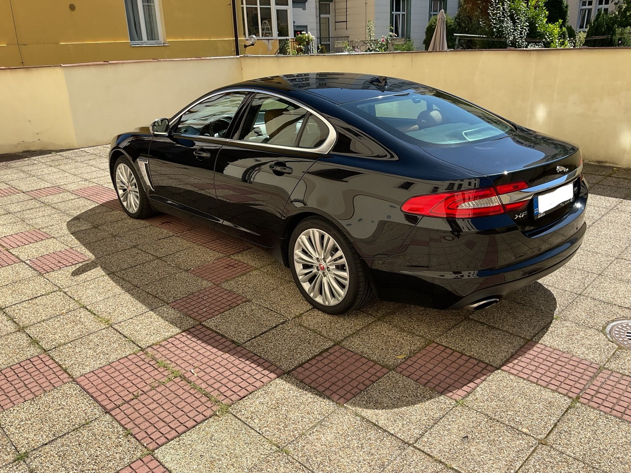 Jaguar XF, V6 3.0L SC, AWD,340 HP,ČR - fotka 6