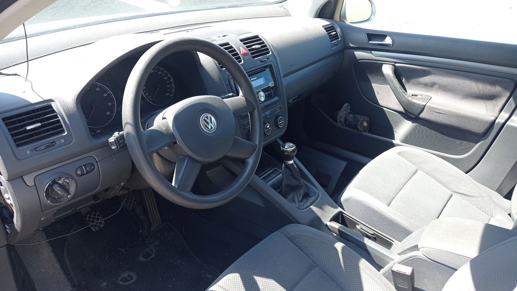 Volkswagen Golf, 1,6 FSi - fotka 5