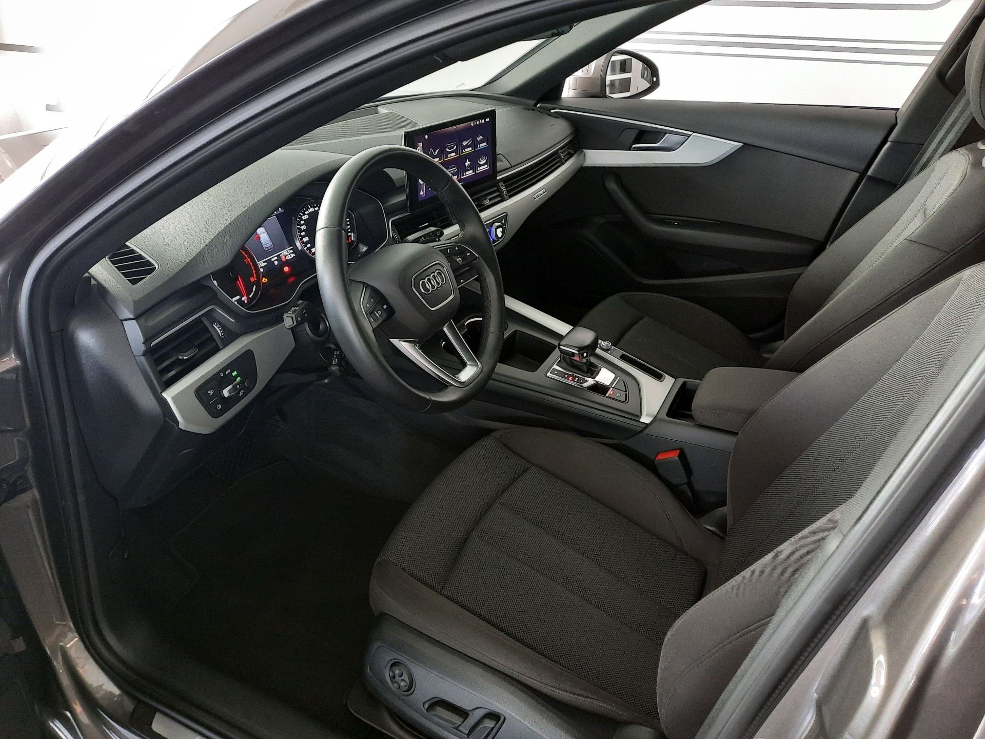 Audi A4 Avant, 45 TFSI quattro (195kW/265k) S - fotka 6