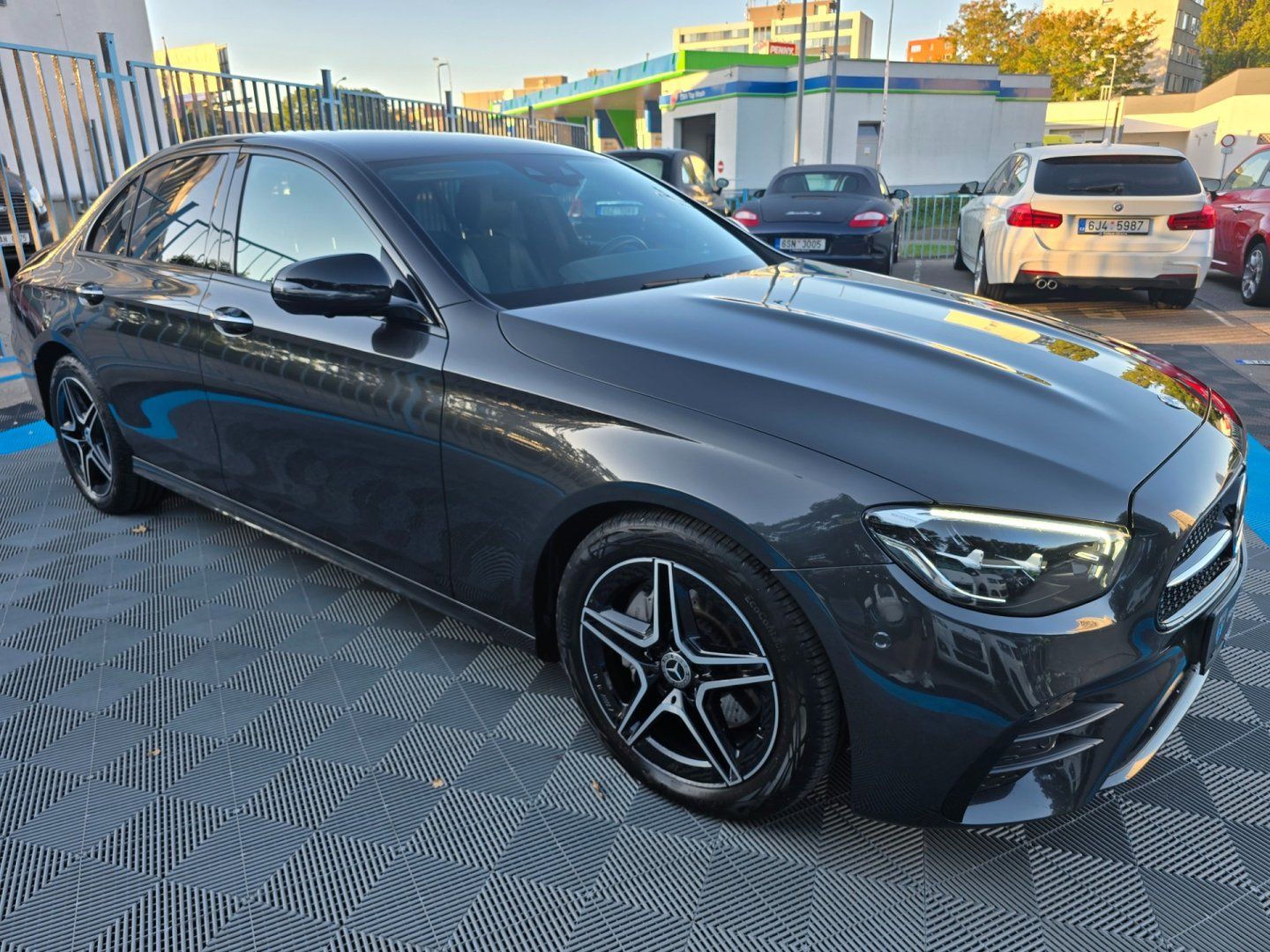 Mercedes-Benz Třídy E, 220d/147KW/2022/AMG/360°/2.MAJ - fotka 5